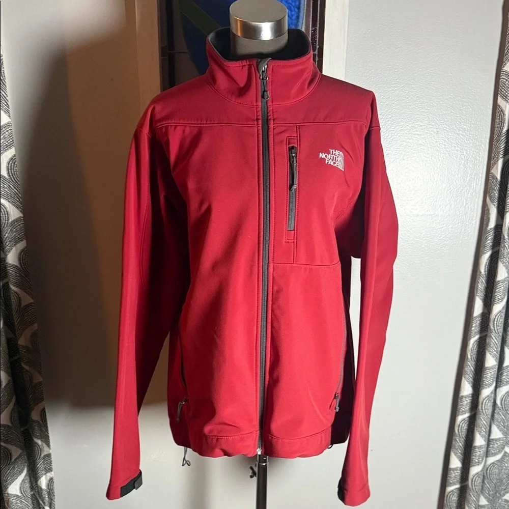 The North Face Men's Apex softshell jacket SZ Large Red